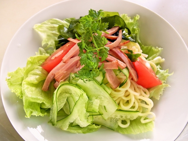 甲子園自動車教習所 DISH DRIVING CAFE　本日のランチ「冷麺」