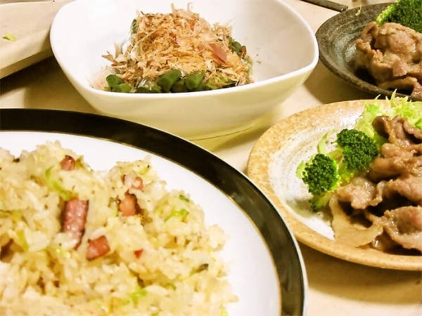 チャーハン、ワラビのおひたし、豚肉の生姜焼き