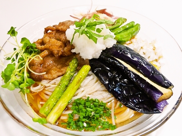 豚肉と夏野菜の素揚げのせうどん