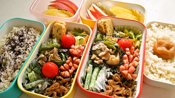 今日の弁当♪  高校生の娘たちに。