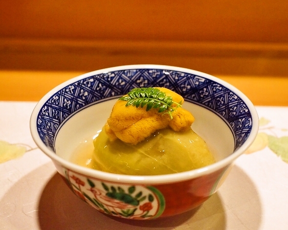 賀茂茄子と小樽産ムラサキウニの吉野葛餡かけ