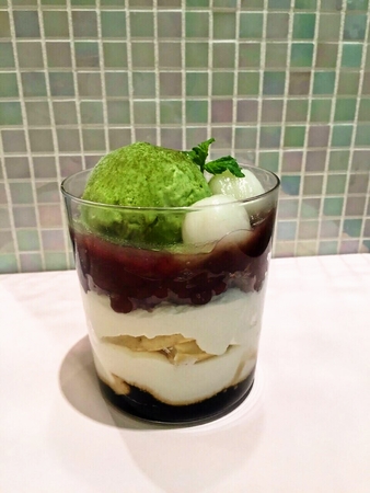抹茶のスイーツカップパフェ