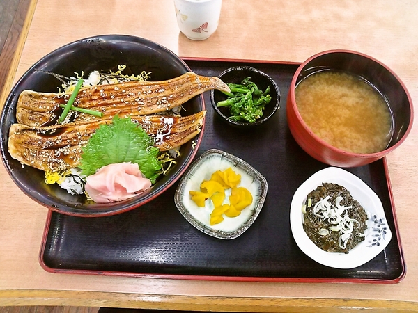 煮穴子丼(かじめのお味噌汁付き)☆
