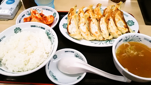 日高屋　W餃子定食　620円