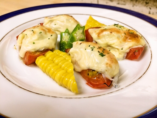 トマトとしらすのチーズ焼き　　四季