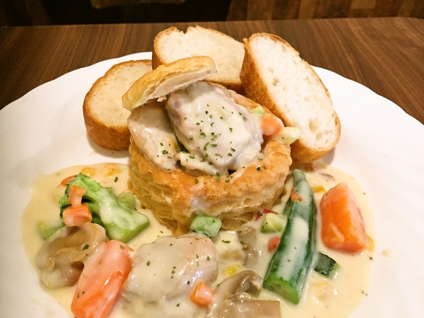 鶏もも肉のパイ詰