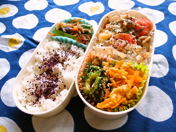 トマト肉じゃが弁当