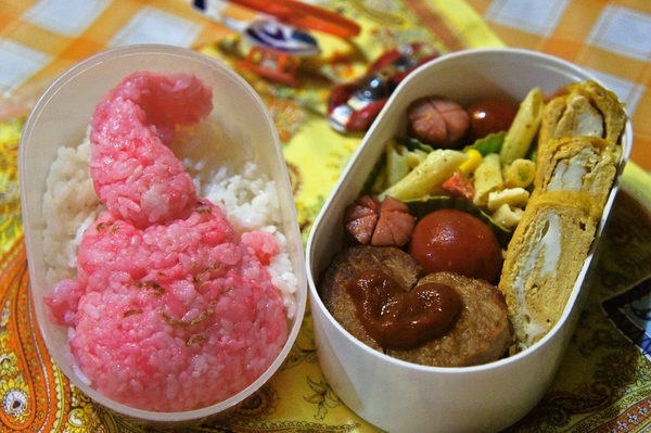 ３つの材料deドラゴンボールの魔人ブウ