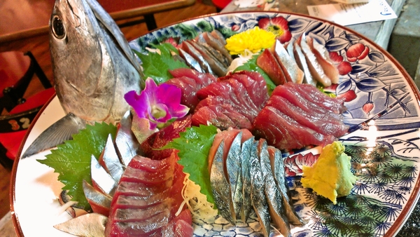 釣りあげた当日のお刺身盛合せ