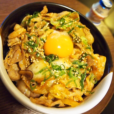 豚キムチ丼。
