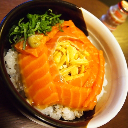 サーモン丼。