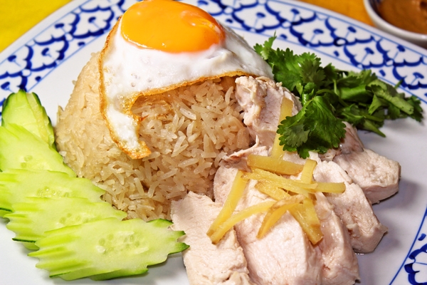 タイ料理レストランThaChang宮城仙台店のカオマンガイランチ