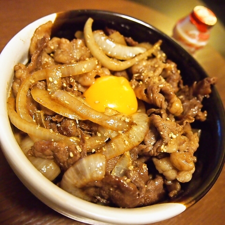 牛肉のすき焼き割り下焼き丼。
