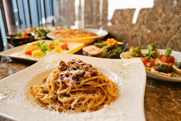 ビストロ＆バル ラポール コース料理