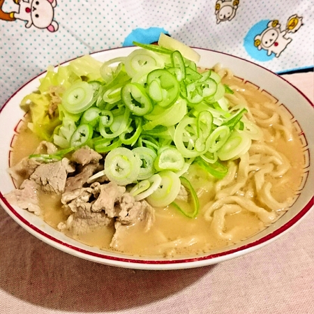 おうちラーメン豚骨醤油味ネギ増し