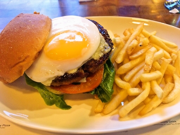 マニラで食べたハンバーガー