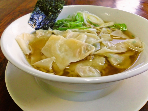 手作りラーメン白雪姫のワンタン麺