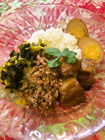 ルーロー飯　カフェアヤム