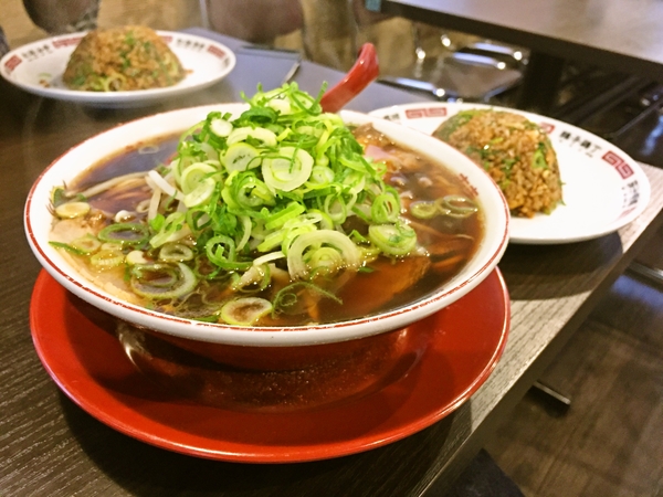 【新福菜館】ラーメン + 半チャーハン
