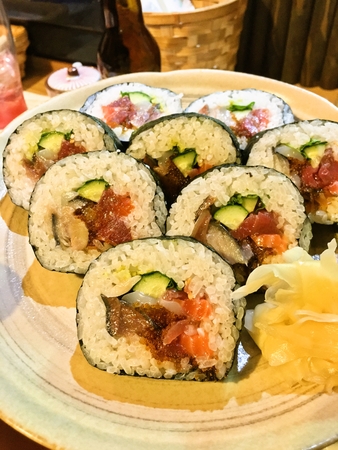 釧路すし酒場笑楽　生太巻き1200円