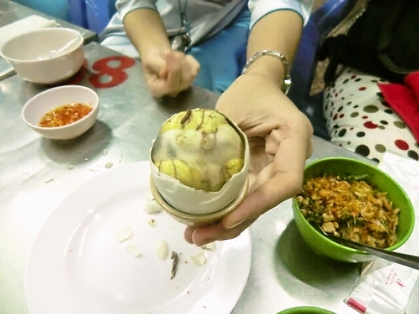 あひるの卵（孵化中）　ｉｎ　Saigon