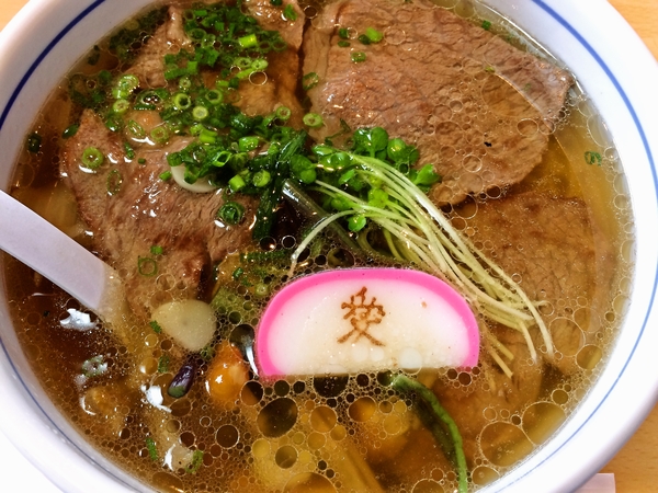 米沢駅前 松月 の米沢牛ラーメン、\1,300。美味しい！