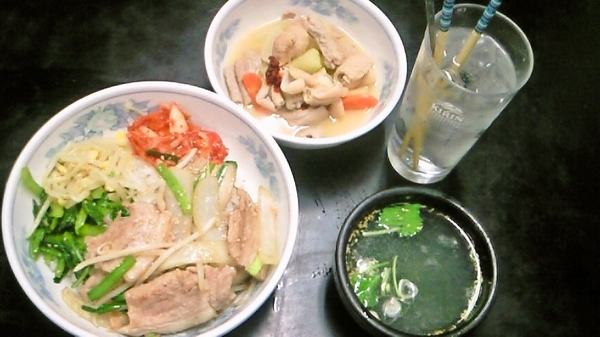 豚肉ビビンバ丼＆もつ煮
