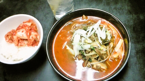 ユッケジャンラーメン＆キムチライス