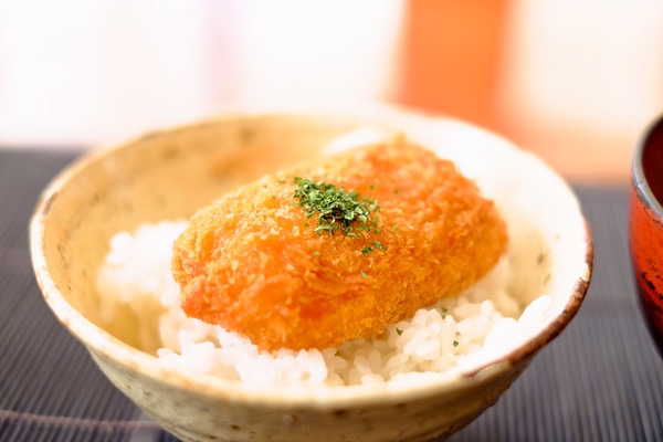 クリームコロッケをのっけて崩しながらたべよう(^○^)