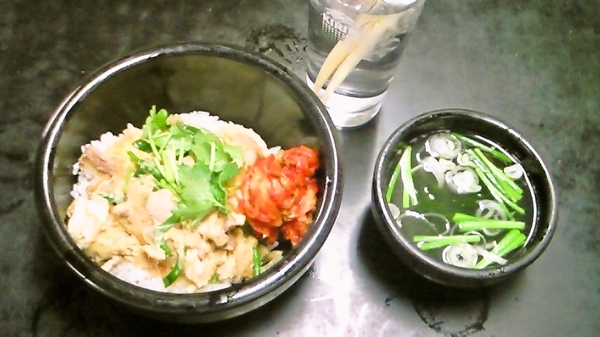 何故か他人丼