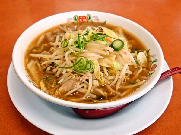 野菜煮込みラーメン＠餃子を１日に２００万個売る中華のお店