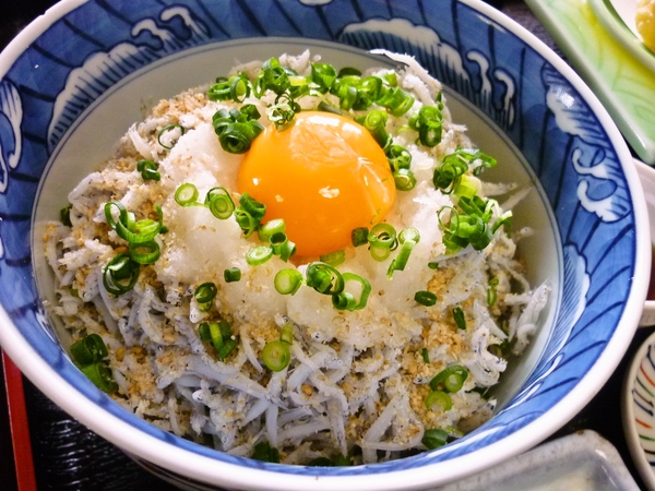 大分県別府ホテルのしらす丼♪