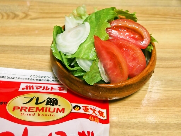 新たまねぎとレタスのサラダ