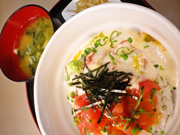 のんしゃらん食堂まぐろ山かけ丼