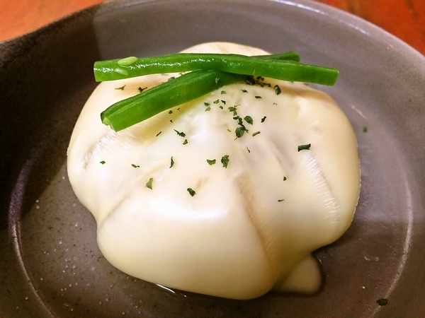 東十条　四季　　新玉葱丸ごとチーズ焼き