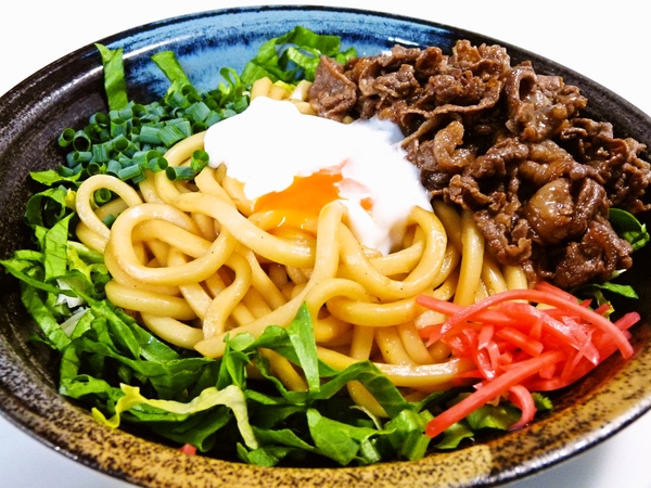 牛照り焼きうどん温玉のせ