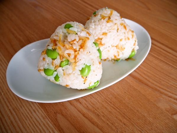 枝豆と桜エビのおむすび