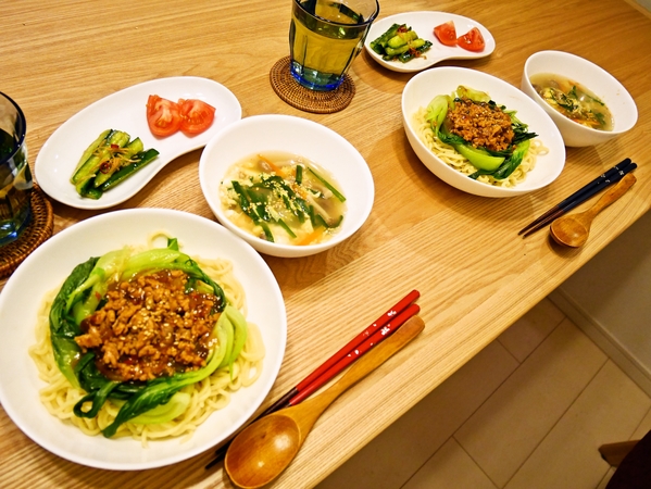 炸醤麺