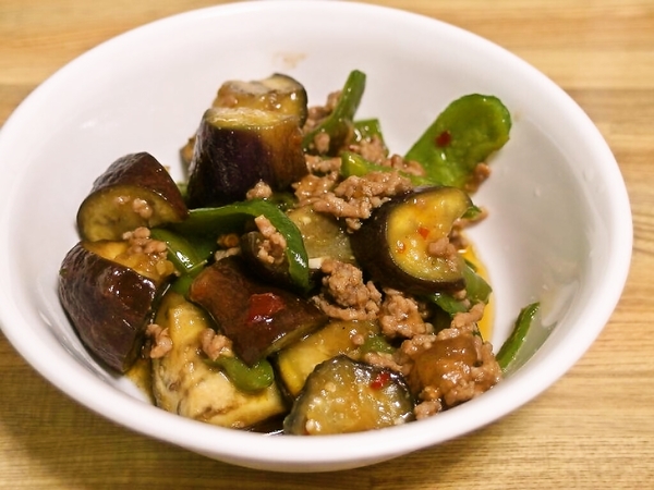 茄子ピーマン豚挽肉の香味炒め