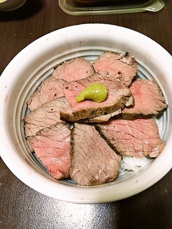 ローストビーフ丼
