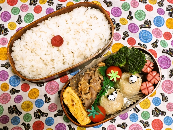 豚肉の甘辛炒めと陳建一の焼売弁当1