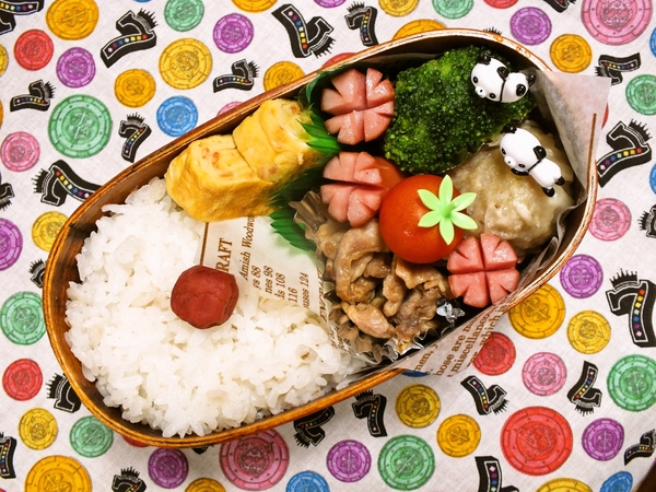 豚肉の甘辛炒めと陳建一の焼売弁当2