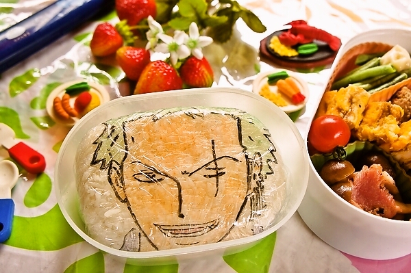 難しかったらこの方法で！見た目より簡単に出来るロロノア・ゾロ弁当
