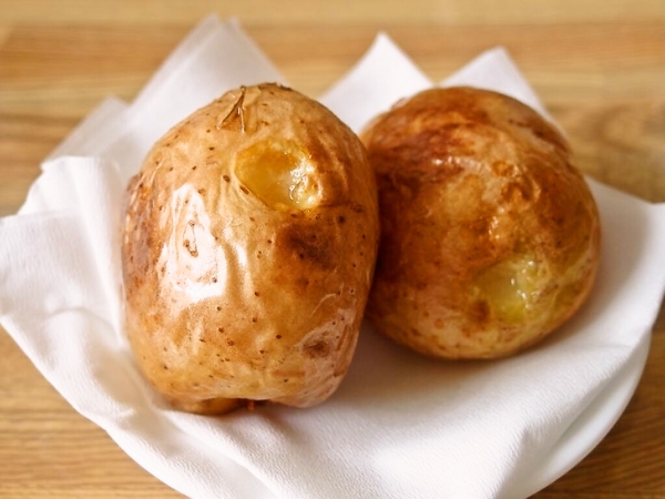 新じゃがをチンして揚げたもの