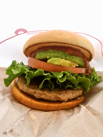モスのアボカドチリバーガー