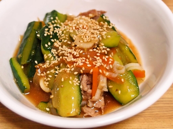 豚肉とキュウリの塩炒め