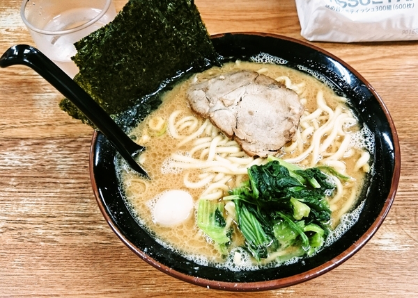 家系ラーメン・らっち家のラーメン