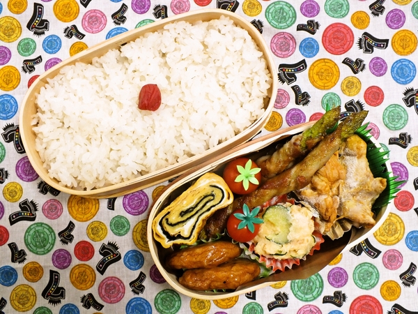 アスパラ豚バラ巻とタンドリーチキン弁当1