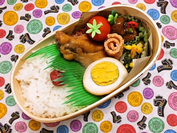 手羽元の親子煮弁当２