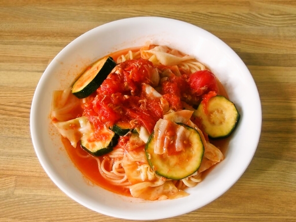 ズッキーニとトマトのパスタ